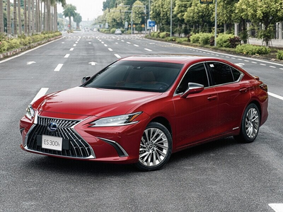 lexus-es-300h-2548317j33132x16